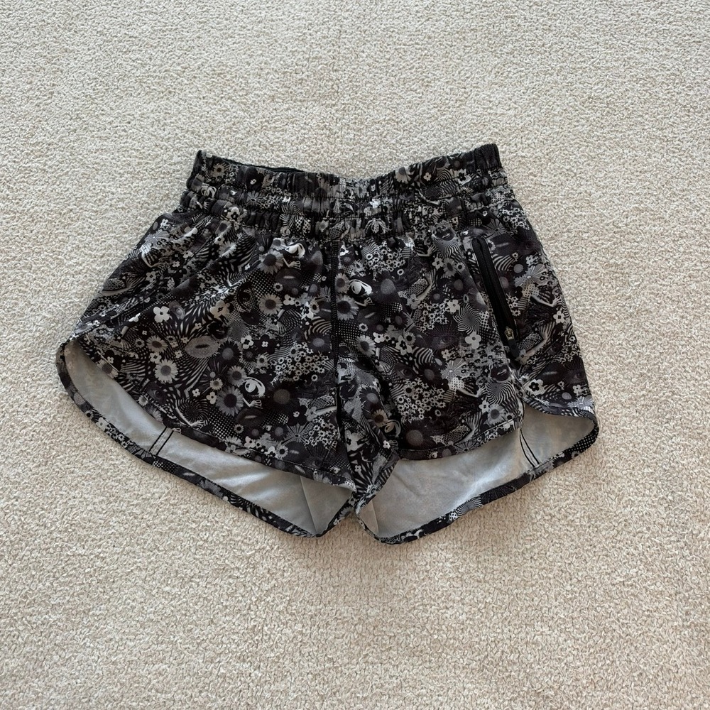 lululemon Tracker Short 4" size 6 in Counter Culture *RARE Seawheeze
